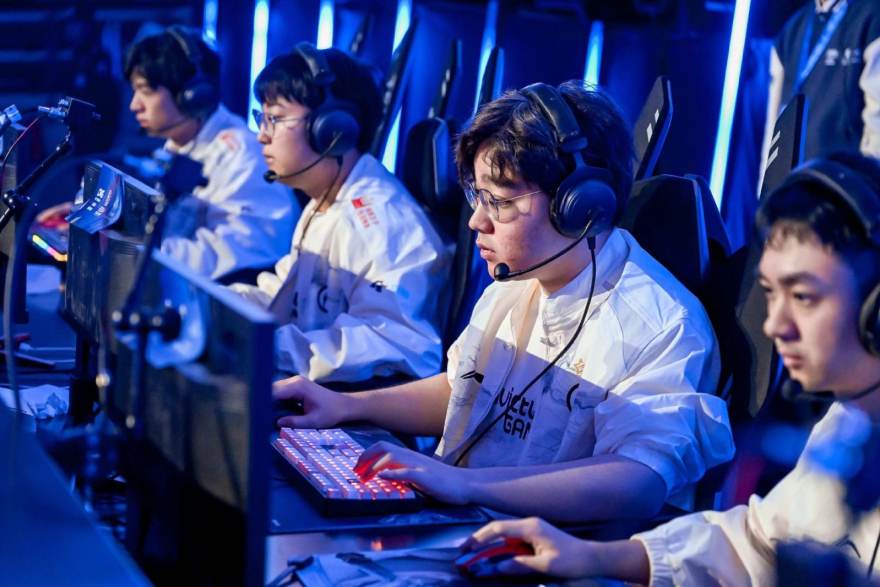 教练席上的第二双眼睛：分析师如何把录像变成战术语言